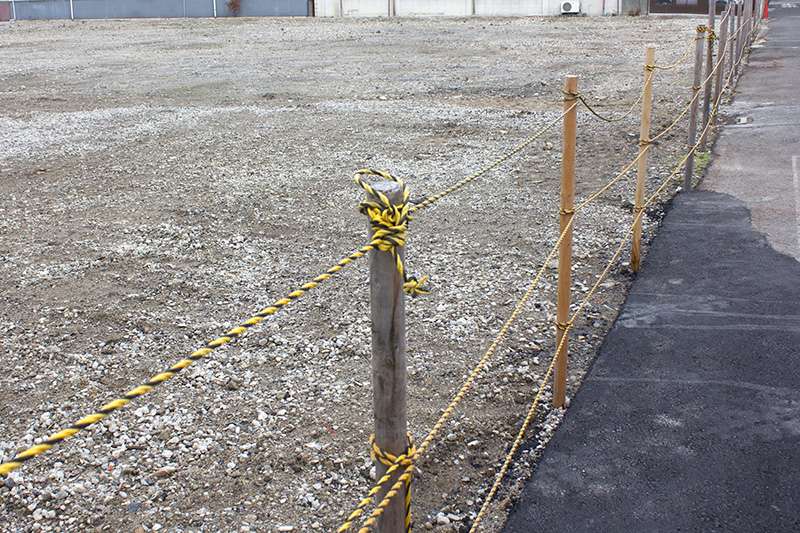 空き地を所有しているが、アパートを建てるべきか、売却した方がいいのか悩んでいる